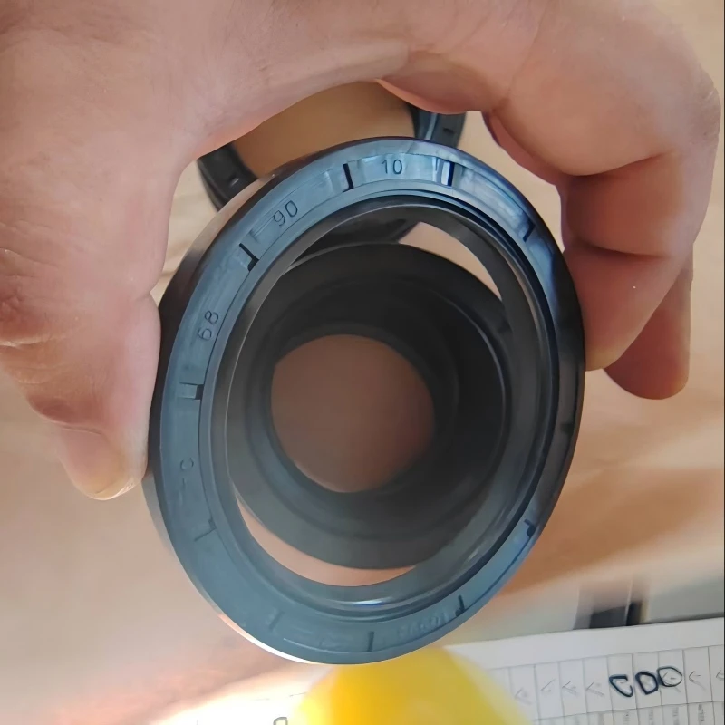 TC68 × 90 × 10 TC tipa dubultā lūpu skeleta eļļas blīvējums